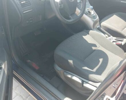 Синий Тойота Аурис, объемом двигателя 1.8 л и пробегом 220 тыс. км за 10260 $, фото 4 на Automoto.ua