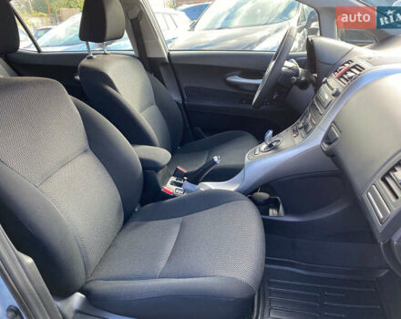 Синій Тойота Ауріс, об'ємом двигуна 1.8 л та пробігом 268 тис. км за 10399 $, фото 26 на Automoto.ua