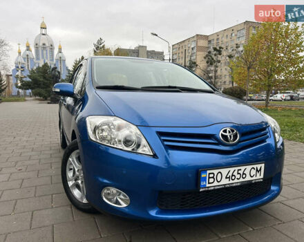 Синий Тойота Аурис, объемом двигателя 1.6 л и пробегом 53 тыс. км за 11900 $, фото 1 на Automoto.ua