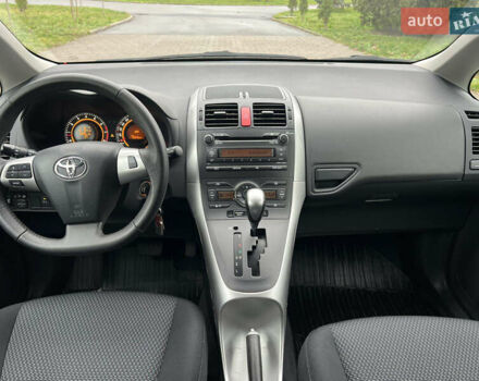Синий Тойота Аурис, объемом двигателя 1.6 л и пробегом 53 тыс. км за 11900 $, фото 29 на Automoto.ua