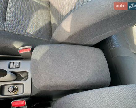 Синій Тойота Ауріс, об'ємом двигуна 1.8 л та пробігом 268 тис. км за 10399 $, фото 54 на Automoto.ua