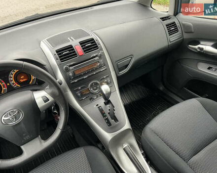 Синий Тойота Аурис, объемом двигателя 1.6 л и пробегом 53 тыс. км за 11900 $, фото 26 на Automoto.ua