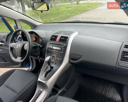 Синий Тойота Аурис, объемом двигателя 1.6 л и пробегом 53 тыс. км за 11900 $, фото 37 на Automoto.ua