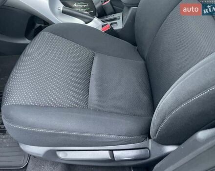 Синій Тойота Ауріс, об'ємом двигуна 1.6 л та пробігом 149 тис. км за 10300 $, фото 9 на Automoto.ua