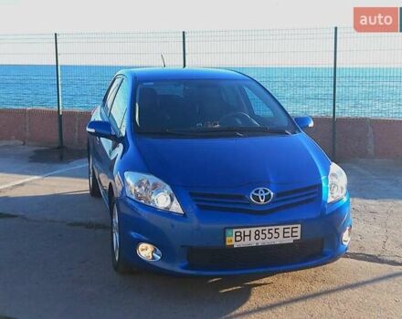 Синий Тойота Аурис, объемом двигателя 1.6 л и пробегом 130 тыс. км за 10800 $, фото 3 на Automoto.ua