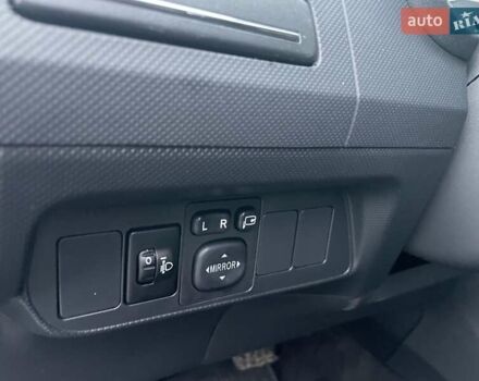 Синій Тойота Ауріс, об'ємом двигуна 1.6 л та пробігом 149 тис. км за 10300 $, фото 8 на Automoto.ua