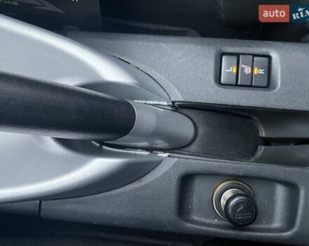 Синій Тойота Ауріс, об'ємом двигуна 1.6 л та пробігом 149 тис. км за 10300 $, фото 17 на Automoto.ua