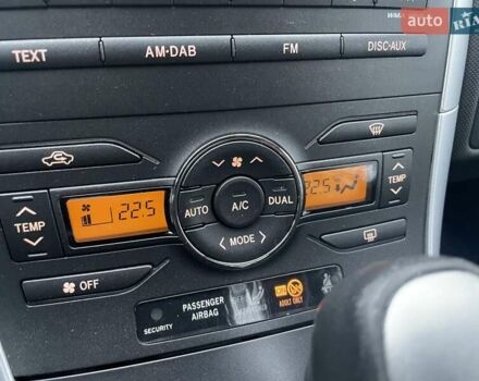 Синій Тойота Ауріс, об'ємом двигуна 1.6 л та пробігом 149 тис. км за 10300 $, фото 15 на Automoto.ua