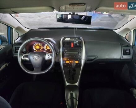 Синий Тойота Аурис, объемом двигателя 1.6 л и пробегом 130 тыс. км за 10800 $, фото 44 на Automoto.ua
