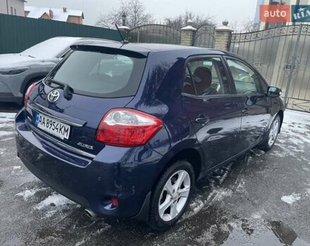 Синій Тойота Ауріс, об'ємом двигуна 1.6 л та пробігом 149 тис. км за 10300 $, фото 4 на Automoto.ua