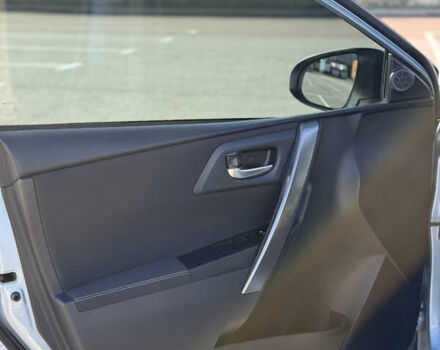 Синій Тойота Ауріс, об'ємом двигуна 1.6 л та пробігом 204 тис. км за 11500 $, фото 10 на Automoto.ua