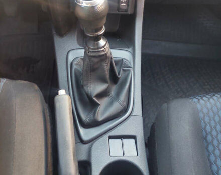 Синий Тойота Аурис, объемом двигателя 1.33 л и пробегом 154 тыс. км за 9299 $, фото 18 на Automoto.ua