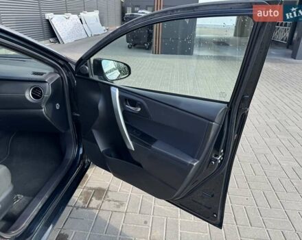 Синий Тойота Аурис, объемом двигателя 1.4 л и пробегом 165 тыс. км за 10500 $, фото 19 на Automoto.ua
