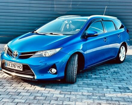 Синий Тойота Аурис, объемом двигателя 2 л и пробегом 257 тыс. км за 9999 $, фото 1 на Automoto.ua