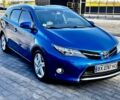 Синий Тойота Аурис, объемом двигателя 2 л и пробегом 257 тыс. км за 9999 $, фото 4 на Automoto.ua