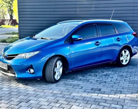Синий Тойота Аурис, объемом двигателя 2 л и пробегом 257 тыс. км за 9999 $, фото 2 на Automoto.ua