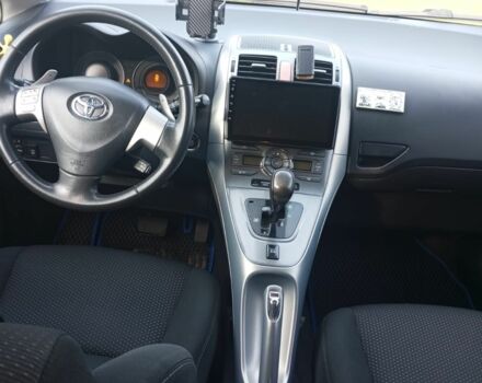 Синій Тойота Ауріс, об'ємом двигуна 1.6 л та пробігом 203 тис. км за 7300 $, фото 5 на Automoto.ua