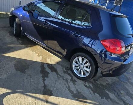 Синий Тойота Аурис, объемом двигателя 1.6 л и пробегом 250 тыс. км за 6500 $, фото 1 на Automoto.ua