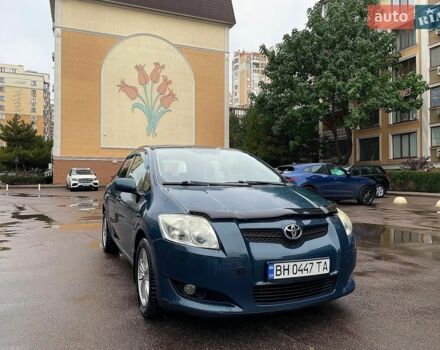 Синий Тойота Аурис, объемом двигателя 1.6 л и пробегом 272 тыс. км за 5800 $, фото 1 на Automoto.ua