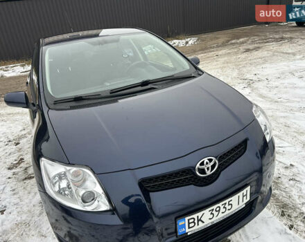 Синий Тойота Аурис, объемом двигателя 1.6 л и пробегом 215 тыс. км за 6700 $, фото 1 на Automoto.ua