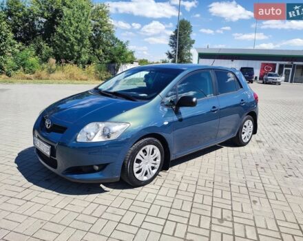 Синий Тойота Аурис, объемом двигателя 1.4 л и пробегом 259 тыс. км за 6500 $, фото 1 на Automoto.ua