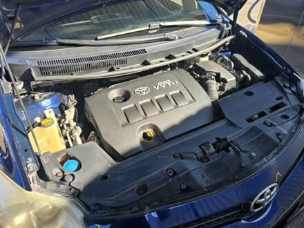 Синий Тойота Аурис, объемом двигателя 1.6 л и пробегом 250 тыс. км за 7200 $, фото 1 на Automoto.ua
