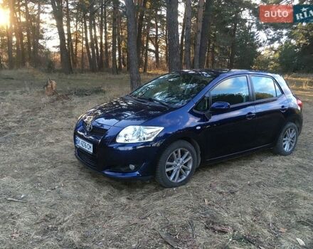 Синий Тойота Аурис, объемом двигателя 1.4 л и пробегом 214 тыс. км за 5900 $, фото 1 на Automoto.ua