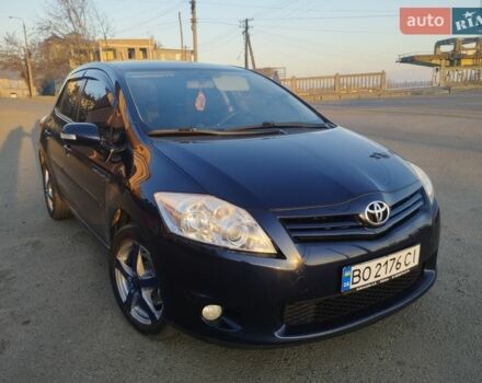 Синий Тойота Аурис, объемом двигателя 2 л и пробегом 214 тыс. км за 6300 $, фото 1 на Automoto.ua
