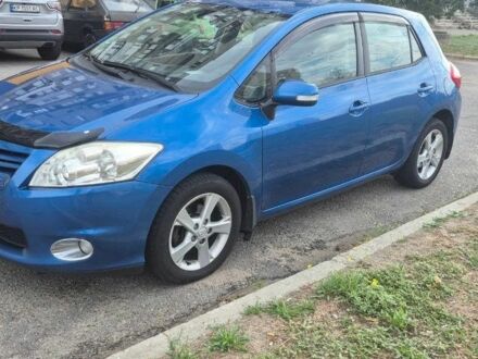 Синий Тойота Аурис, объемом двигателя 1.6 л и пробегом 191 тыс. км за 9500 $, фото 1 на Automoto.ua