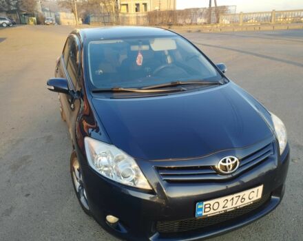 Синій Тойота Ауріс, об'ємом двигуна 2 л та пробігом 214 тис. км за 6800 $, фото 1 на Automoto.ua