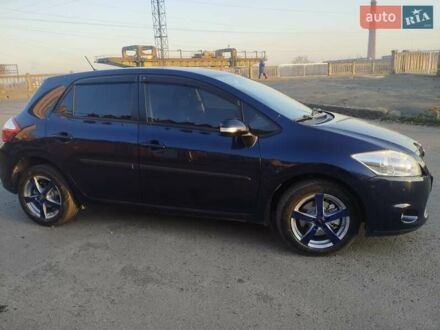 Тойота Ауріс 2010 у Чернівцях на Automoto.ua Синій Тойота Ауріс, об'ємом двигуна 2 л та пробігом 211 тис. км за 6800 $, фото 1 на Automoto.ua