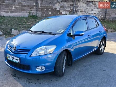 Синий Тойота Аурис, объемом двигателя 1.6 л и пробегом 404 тыс. км за 8800 $, фото 1 на Automoto.ua