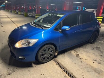 Синій Тойота Ауріс, об'ємом двигуна 1.6 л та пробігом 120 тис. км за 11300 $, фото 1 на Automoto.ua