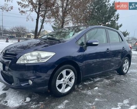 Синий Тойота Аурис, объемом двигателя 1.6 л и пробегом 149 тыс. км за 10300 $, фото 1 на Automoto.ua