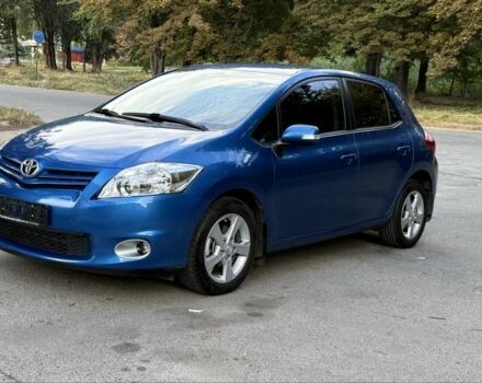 Синій Тойота Ауріс, об'ємом двигуна 1.6 л та пробігом 83 тис. км за 10300 $, фото 1 на Automoto.ua