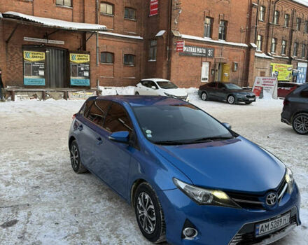 Синий Тойота Аурис, объемом двигателя 1.36 л и пробегом 244 тыс. км за 9000 $, фото 1 на Automoto.ua