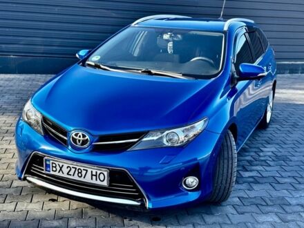 Синий Тойота Аурис, объемом двигателя 2 л и пробегом 257 тыс. км за 9999 $, фото 1 на Automoto.ua