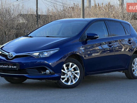 Синий Тойота Аурис, объемом двигателя 1.8 л и пробегом 165 тыс. км за 15899 $, фото 1 на Automoto.ua
