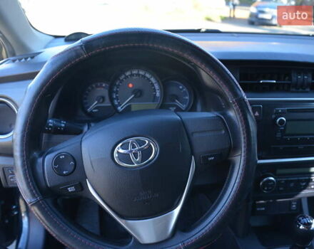 Зеленый Тойота Аурис, объемом двигателя 1.4 л и пробегом 160 тыс. км за 8800 $, фото 12 на Automoto.ua