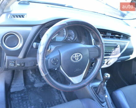 Зеленый Тойота Аурис, объемом двигателя 1.4 л и пробегом 160 тыс. км за 8800 $, фото 11 на Automoto.ua