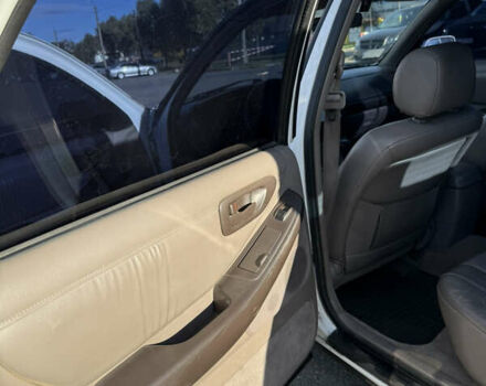 Белый Тойота Авалон, объемом двигателя 3 л и пробегом 313 тыс. км за 2300 $, фото 9 на Automoto.ua