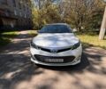 Белый Тойота Авалон, объемом двигателя 2.49 л и пробегом 215 тыс. км за 15999 $, фото 1 на Automoto.ua