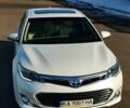 Белый Тойота Авалон, объемом двигателя 2.5 л и пробегом 270 тыс. км за 15500 $, фото 1 на Automoto.ua