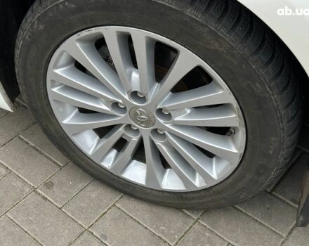 Білий Тойота Авалон, об'ємом двигуна 2.5 л та пробігом 259 тис. км за 14990 $, фото 7 на Automoto.ua