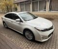 Белый Тойота Авалон, объемом двигателя 2.5 л и пробегом 258 тыс. км за 15000 $, фото 2 на Automoto.ua