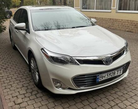 Белый Тойота Авалон, объемом двигателя 2.5 л и пробегом 258 тыс. км за 15000 $, фото 3 на Automoto.ua