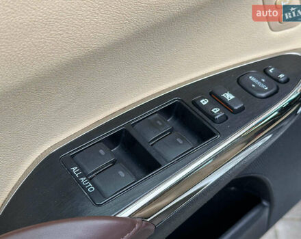 Білий Тойота Авалон, об'ємом двигуна 2.5 л та пробігом 259 тис. км за 14990 $, фото 13 на Automoto.ua