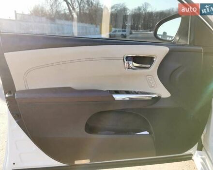 Белый Тойота Авалон, объемом двигателя 2.5 л и пробегом 270 тыс. км за 15500 $, фото 12 на Automoto.ua