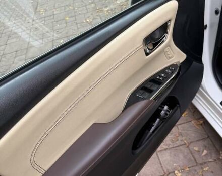 Белый Тойота Авалон, объемом двигателя 2.5 л и пробегом 258 тыс. км за 15000 $, фото 25 на Automoto.ua