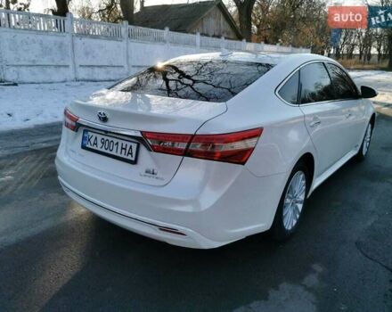 Белый Тойота Авалон, объемом двигателя 2.5 л и пробегом 270 тыс. км за 15500 $, фото 1 на Automoto.ua